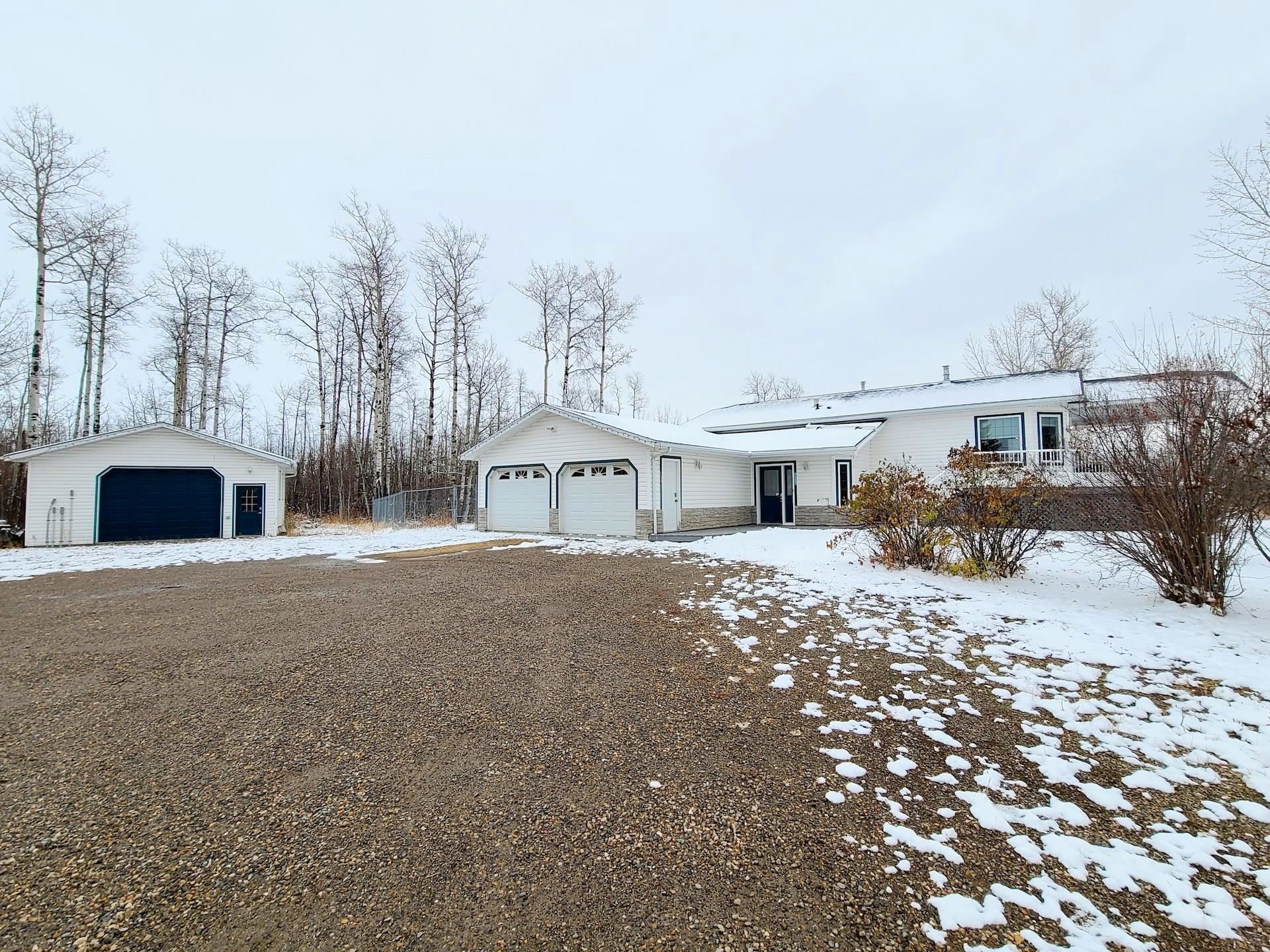 Main Photo: 9885 73 Avenue in Fort St. John: Fort St. John - City SE Manufactured Home for sale : MLS®# R2735652