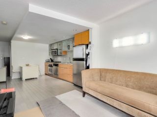 Photo 12: 305 33 SMITHE Street in Vancouver: Yaletown Condo for sale in "COOPER'S LOOKOUT" (Vancouver West)  : MLS®# R2857417