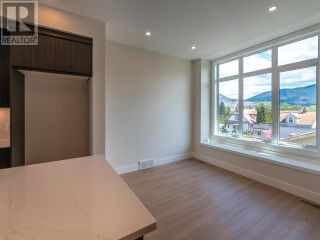 Photo 7: 385 TOWNLEY STREET in Penticton: House for sale : MLS®# 183471