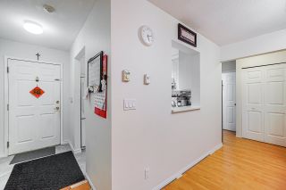 Photo 2: 405 6820 RUMBLE Street in Burnaby: South Slope Condo for sale (Burnaby South)  : MLS®# R2493631