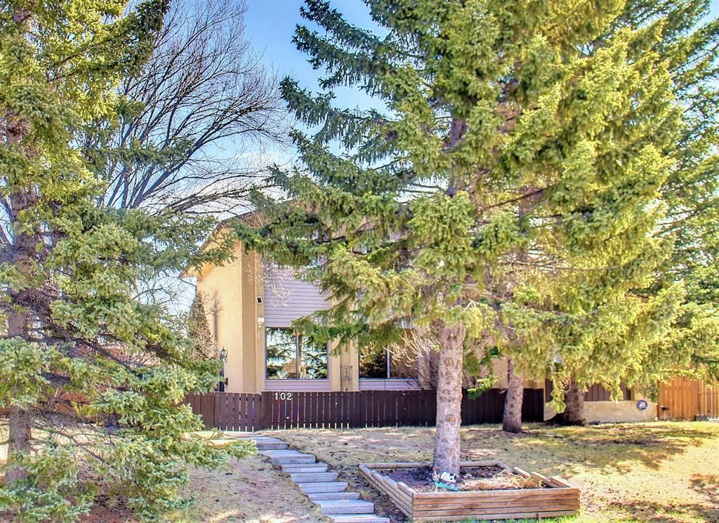 Main Photo: 102 Ranchero Rise NW in Calgary: Ranchlands Semi Detached for sale : MLS®# A1210839