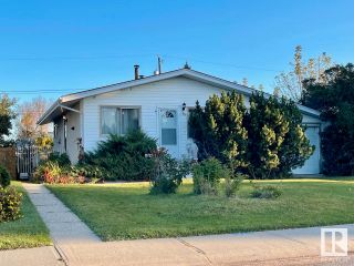 Photo 1: 15722 107A Avenue in Edmonton: Zone 21 House for sale : MLS®# E4380642