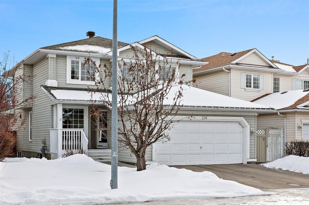 Main Photo: 224 Mt Selkirk Close SE in Calgary: McKenzie Lake Detached for sale : MLS®# A1192685