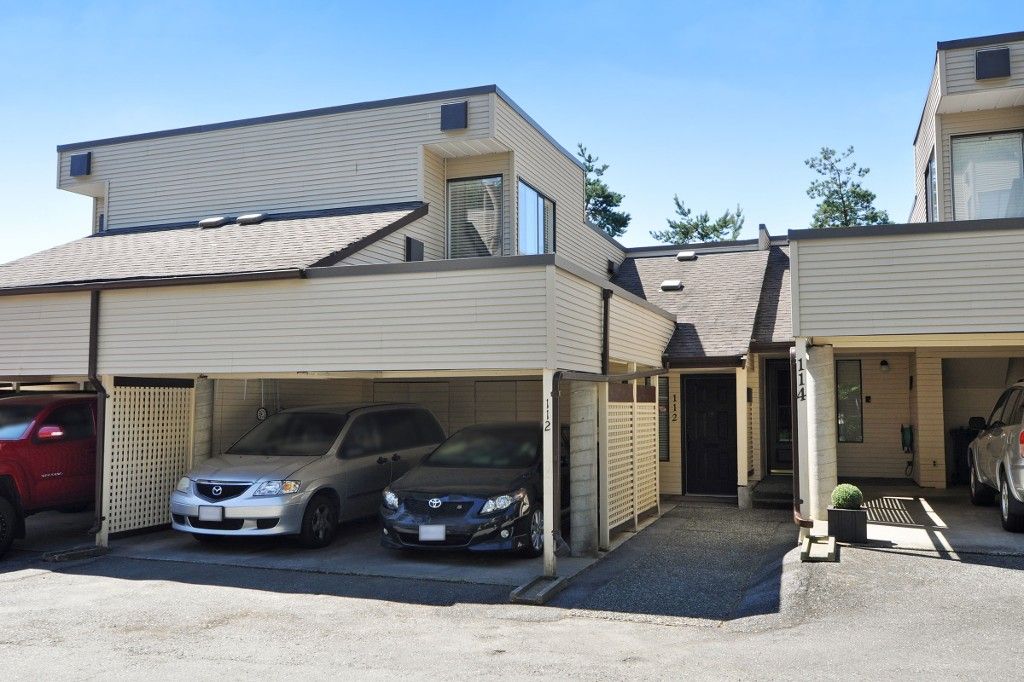 Main Photo: 112 1210 FALCON Drive in Coquitlam: Upper Eagle Ridge Townhouse for sale in "FERNLEAF PLACE" : MLS®# R2186776