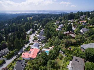 Photo 3: 530 ST ANDREWS ROAD in West Vancouver: Glenmore House for sale : MLS®# R2098916
