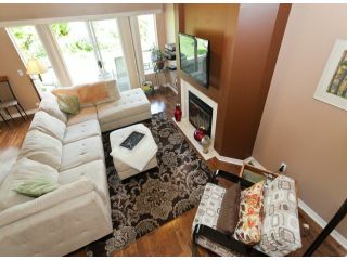 Photo 2: 115 16350 14 Avenue in Surrey: King George Corridor Townhouse for sale in "Westwinds" (South Surrey White Rock)  : MLS®# F1413046