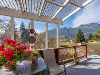 Photo 8: 38255 VISTA Crescent in Squamish: Hospital Hill House for sale in "Hospital Hill" : MLS®# R2863754