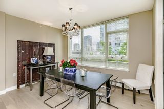 Photo 4: 301 120 W 16TH Street in North Vancouver: Central Lonsdale Condo for sale in "THE SYMPHONY" : MLS®# R2809331