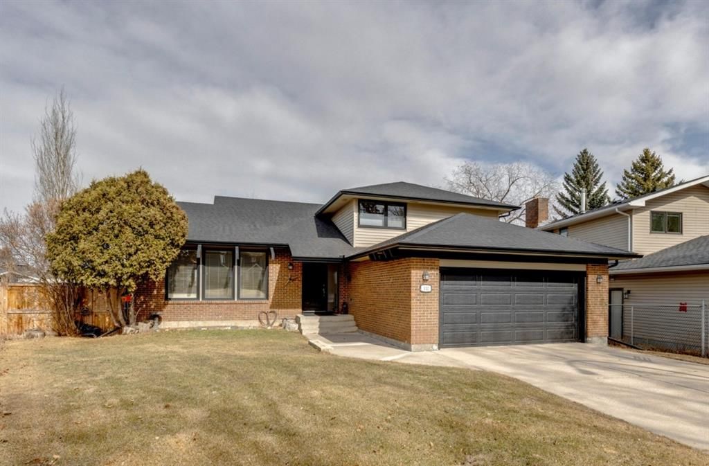 Main Photo: 112 Parkview Green SE in Calgary: Parkland Detached for sale : MLS®# A1200181