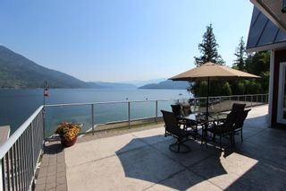 Photo 2: 6215 Armstrong Road in Eagle Bay: House for sale : MLS®# 10236152