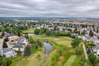 Photo 3: 132 Douglas Woods Grove SE in Calgary: Douglasdale/Glen Detached for sale : MLS®# A2051396