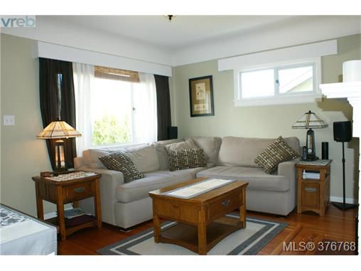 Photo 2: Photos: 171 Cadillac Ave in VICTORIA: SW Gateway House for sale (Saanich West)  : MLS®# 756411