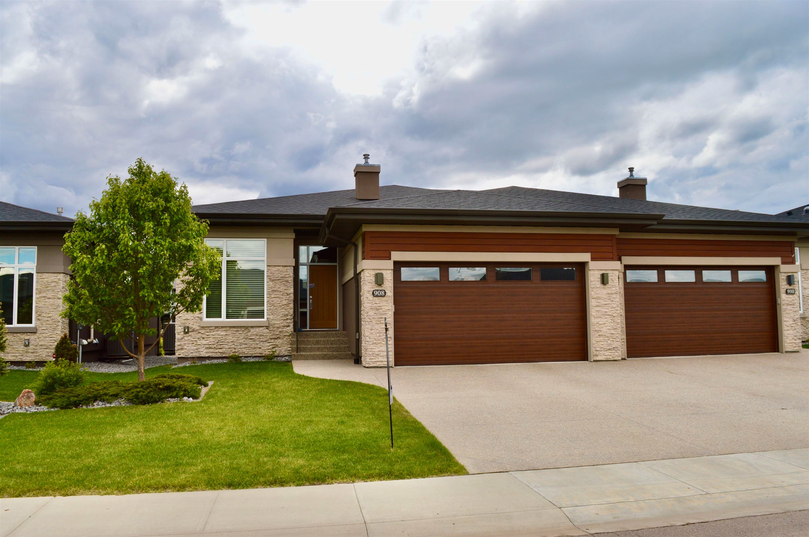 Main Photo: 908 WOOD Place in Edmonton: Zone 56 House Half Duplex for sale : MLS®# E4332568