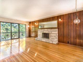 Photo 2: 2516 E 1ST Avenue in Vancouver: Renfrew VE House for sale (Vancouver East)  : MLS®# R2715221