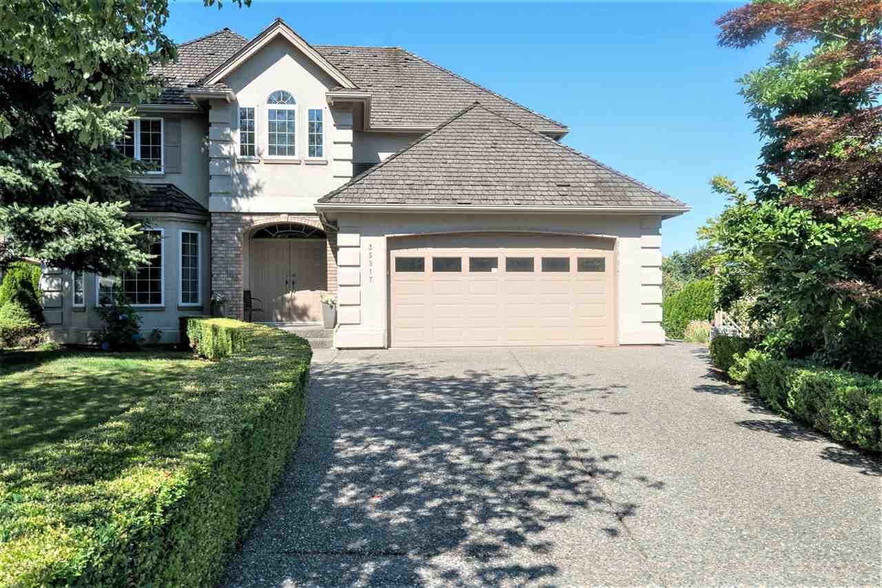 Main Photo: 35917 STONECROFT Place in Abbotsford: Abbotsford East House for sale in "Mountain meadows" : MLS®# R2193012