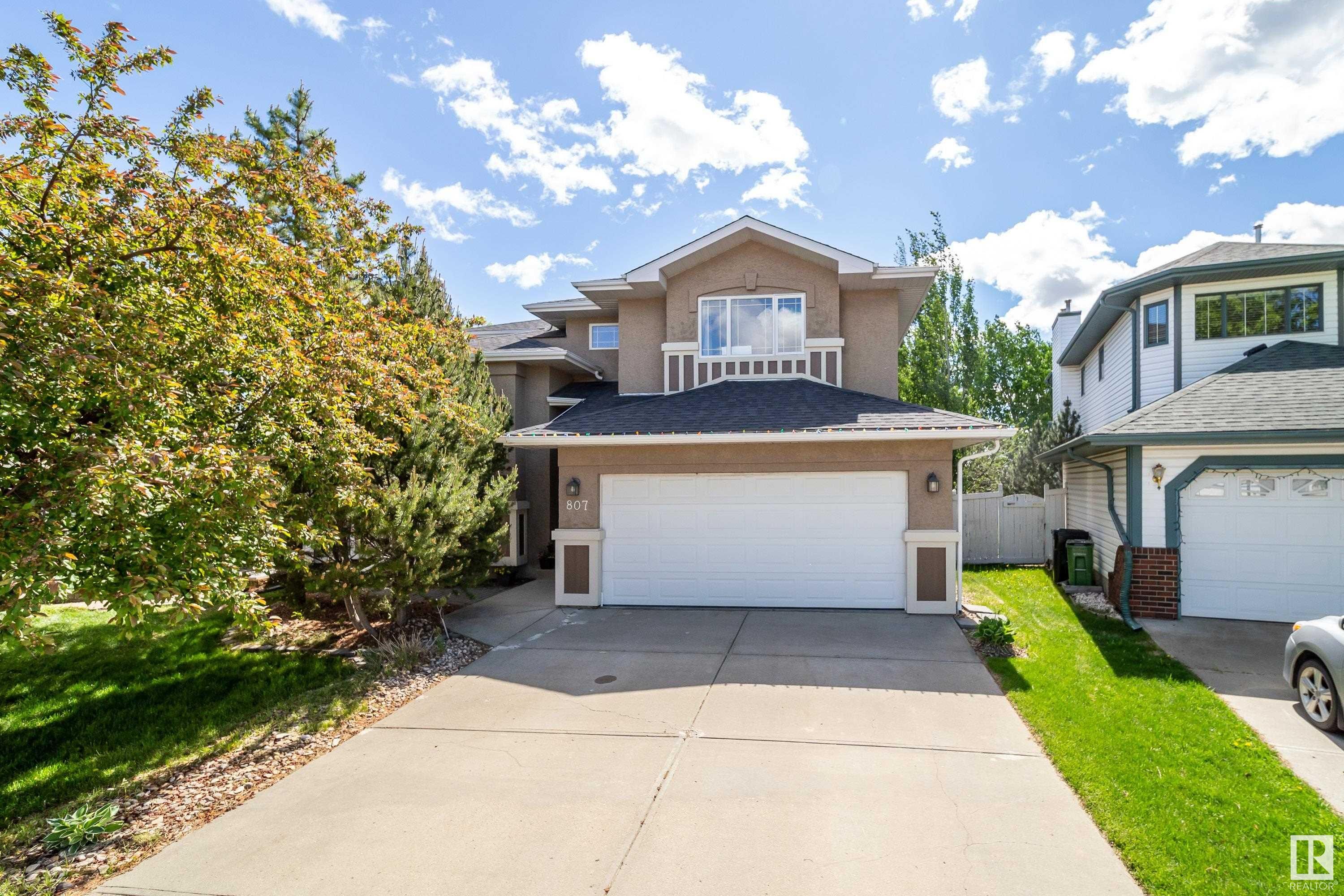 Main Photo: 807 114 Street in Edmonton: Zone 16 House for sale : MLS®# E4340582