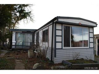 Photo 1: 36 1393 Craigflower Rd in VICTORIA: VR Glentana Manufactured Home for sale (View Royal)  : MLS®# 752982