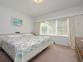 Photo 9: 1016 BELMONT Avenue in North Vancouver: Edgemont House for sale : MLS®# R2374652