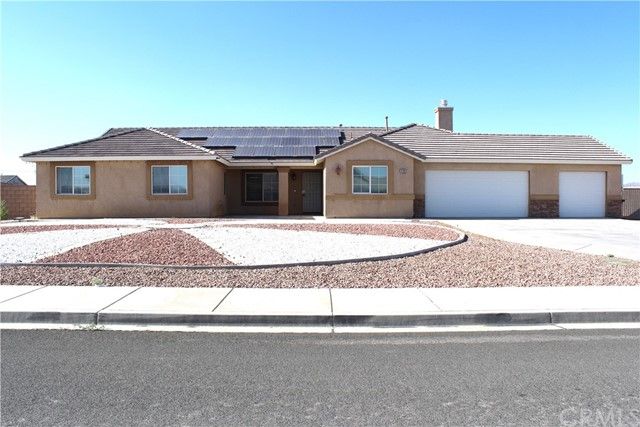 Main Photo: House for sale : 5 bedrooms : 21142 Pinot Court in Apple Valley