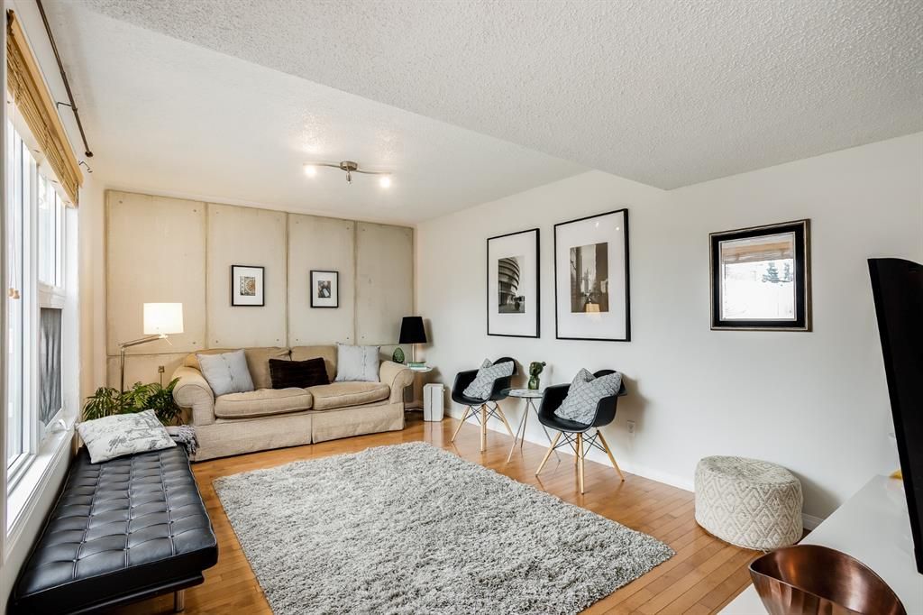 Photo 5: Photos: 112 5103 35 Avenue SW in Calgary: Glenbrook Row/Townhouse for sale : MLS®# A1181215