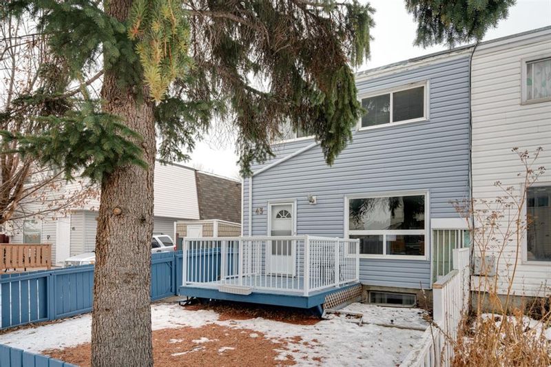 FEATURED LISTING: 43 Doverdale Mews Southeast Calgary