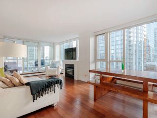 Photo 2: 904 183 KEEFER PLACE in Vancouver: Downtown VW Condo for sale (Vancouver West)  : MLS®# R2662239