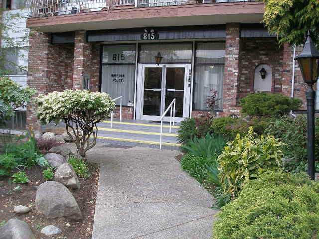 Main Photo: 214 815 FOURTH Avenue in New Westminster: Uptown NW Condo for sale in "NORFOLK HOUSE" : MLS®# V1007594