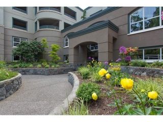 Photo 2: # 402 1725 128TH ST in Surrey: Crescent Bch Ocean Pk. Condo for sale (South Surrey White Rock)  : MLS®# F1441077