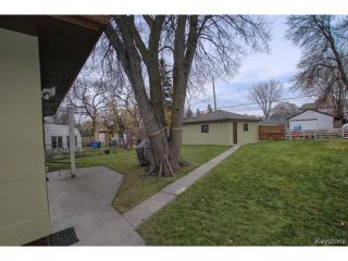 Photo 2: 230 Poplar Avenue in WINNIPEG: East Kildonan Residential for sale (North East Winnipeg)  : MLS®# 1426652