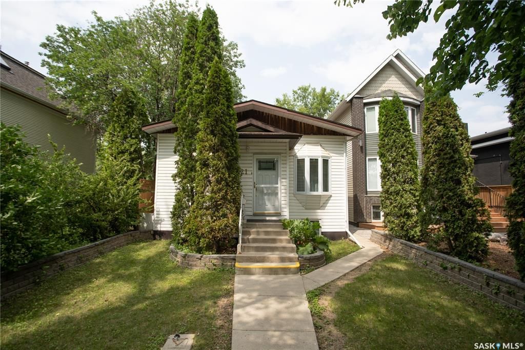 Main Photo: 1021 Colony Street in Saskatoon: Varsity View Residential for sale : MLS®# SK933606