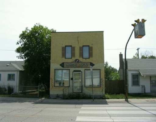 Main Photo:  in WINNIPEG: Brooklands / Weston Single Family Detached for sale (West Winnipeg)  : MLS®# 2614165