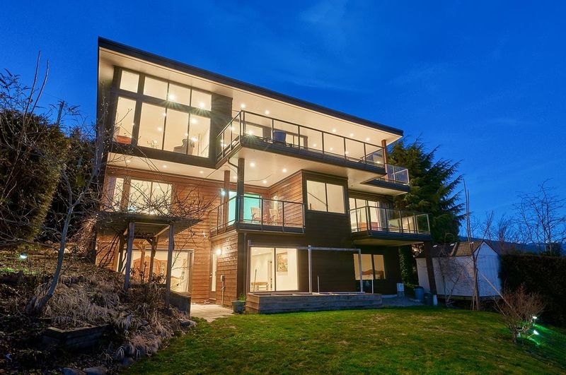 FEATURED LISTING: 856 ANDERSON Crescent West Vancouver