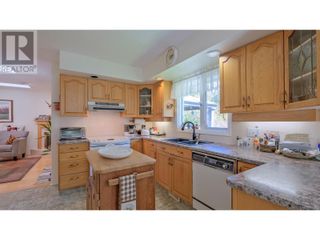 Photo 16: 2383 Ayrshire Court in Kelowna: House for sale : MLS®# 10310037
