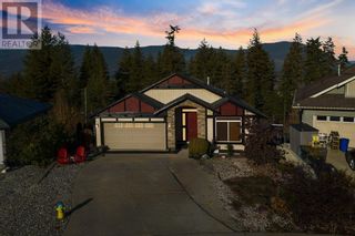 Photo 1: 1041 14 Avenue SE in Salmon Arm: House for sale : MLS®# 10304133