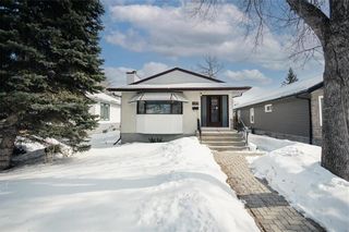 Photo 2: 277 Berry Street in Winnipeg: St James Residential for sale (5E)  : MLS®# 202304425