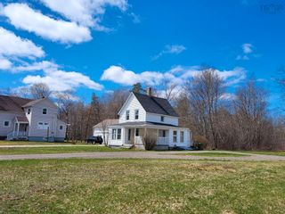 Photo 1: 421 Main Street in Middleton: Annapolis County Residential for sale (Annapolis Valley)  : MLS®# 202225088