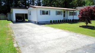 Photo 1: 28 BRACKEN Parkway in Squamish: Brackendale Manufactured Home for sale in "Bracken Parkway" : MLS®# R2185279