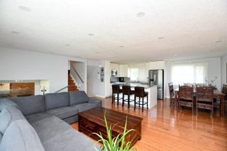 Photo 10: 3224 Breton Close NW in Calgary: Brentwood Detached for sale : MLS®# A1256158