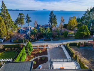 Photo 3: 14033 TERRY Road: White Rock House for sale in "White Rock" (South Surrey White Rock)  : MLS®# R2862721