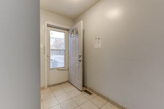 Photo 6: 33 AMBERLY Court in Edmonton: Zone 02 Townhouse for sale : MLS®# E4271219