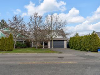 Photo 3: 5358 CRESCENT DRIVE in Delta: Hawthorne House for sale (Ladner)  : MLS®# R2670783