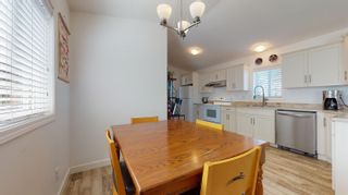 Photo 11: 12 39884 GOVERNMENT Road in Squamish: Northyards Manufactured Home for sale in "Souster's" : MLS®# R2704320