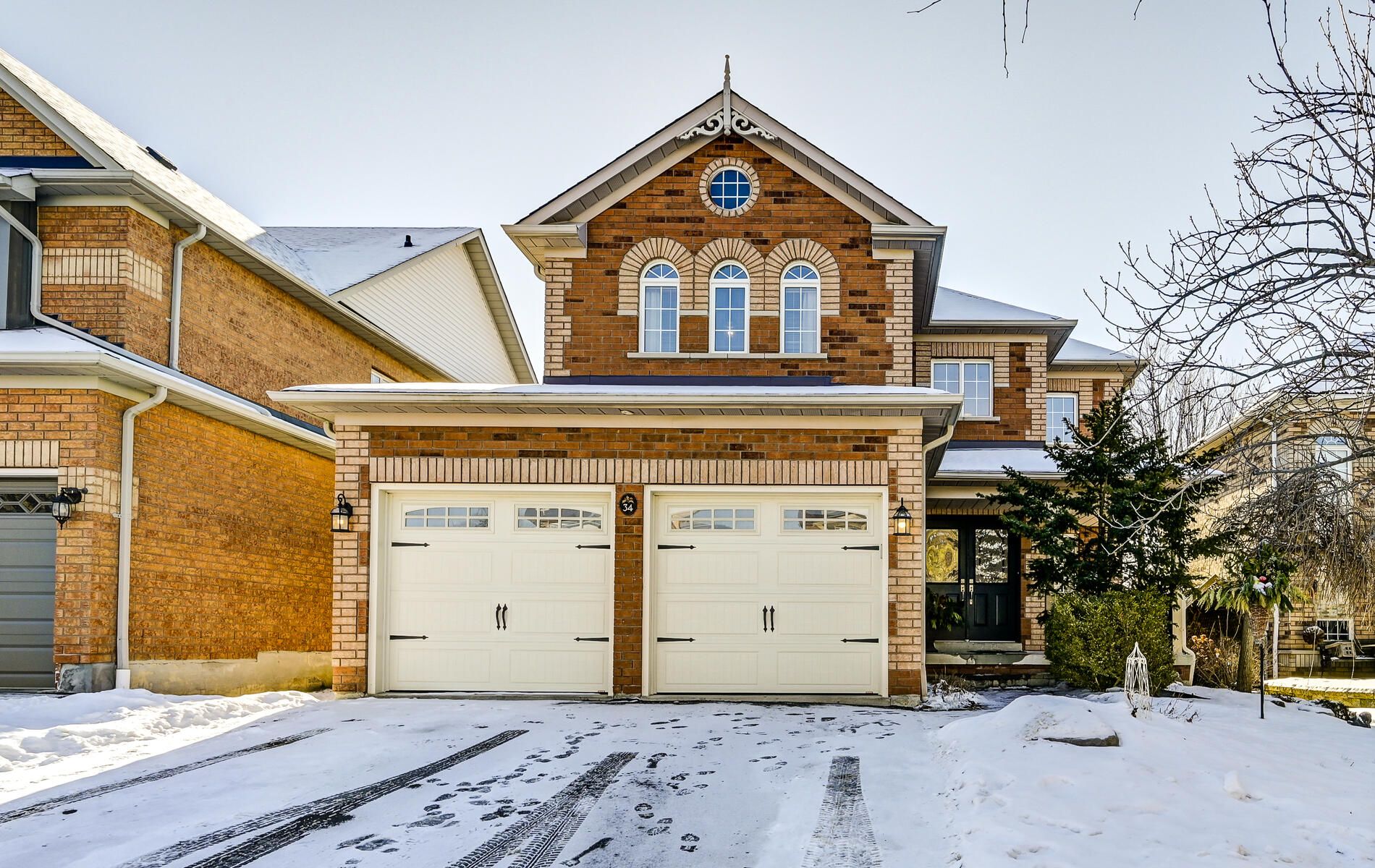 34  Arnold Cres, Whitby