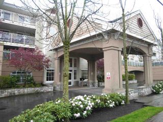 Photo 1: 329 19750 64 Avenue in Langley: Willoughby Heights Condo for sale in "Davenport" : MLS®# R2352435