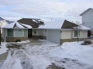 Photo 2: 4839 Uplands Drive in Kamloops: Barnhartvale House for sale : MLS®# 107438