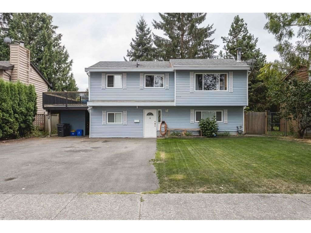 Main Photo: 26522 33 Avenue in Langley: Aldergrove Langley House for sale : MLS®# R2609624