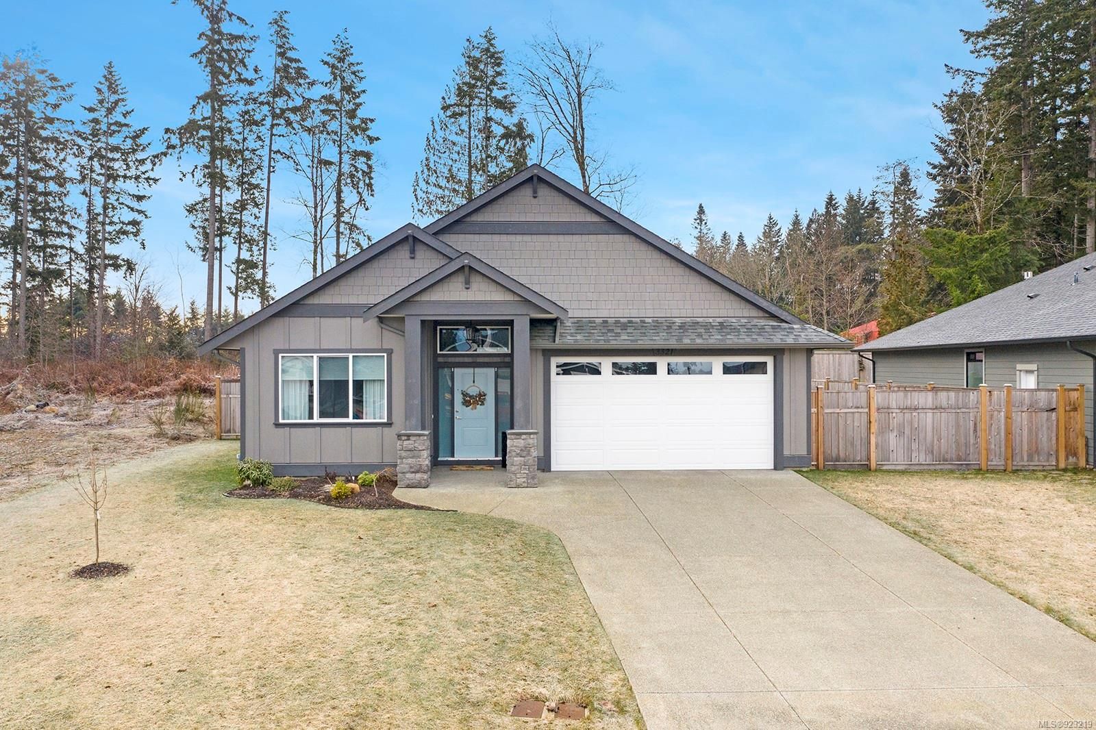 Main Photo: 3321 Harbourview Blvd in Courtenay: CV Courtenay City House for sale (Comox Valley)  : MLS®# 923219