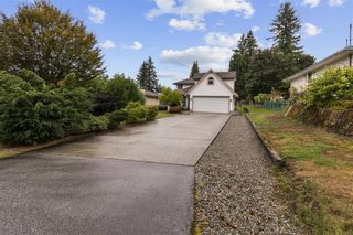 Photo 1: 1417 WINSLOW Avenue in Coquitlam: Central Coquitlam House for sale : MLS®# R2649078