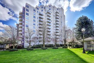 Photo 1: 806 3455 ASCOT Place in Vancouver: Collingwood VE Condo for sale in "QUEEN COURT" (Vancouver East)  : MLS®# R2445235