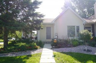 Photo 1: 2 Sandy Lake Place in Winnipeg: Waverley Heights Single Family Detached for sale (South Winnipeg)  : MLS®# 1526674